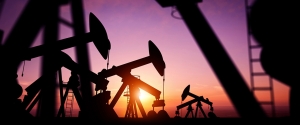 النفط يحقق مكاسب بالرغم من تصاعد التوترات التجارية بين الولايات المتحدة والصين