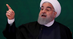 إيران تصعد التوترات مع زيادة التخصيب وتوجه تحذيرات