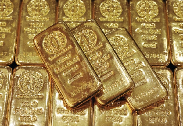 اسعار الذهب ترتفع مع انخفاض الدولار بعد تقرير افاد استدعاء الحملة الانتخابية لترامب