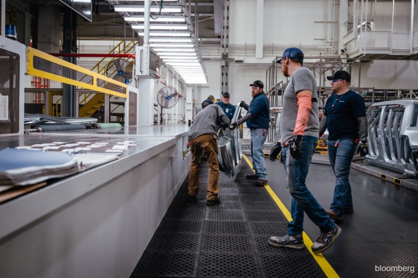 توسع نشاط الخدمات الأمريكي بأسرع وتيرة في ثمانية أشهر