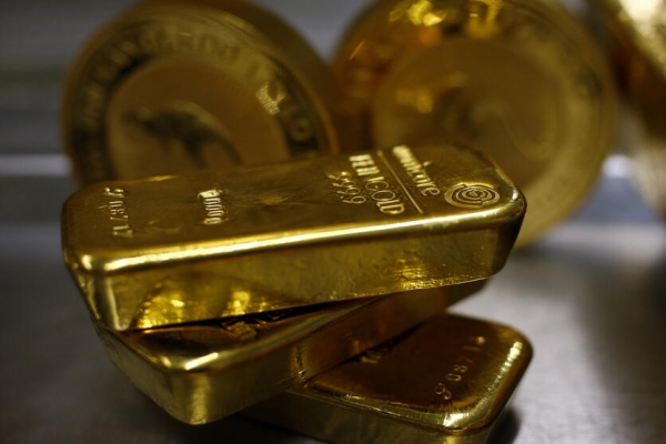 الذهب يتراجع بفعل مخاوف من تضخم تغذيه أسعار النفط قبل اجتماع الاحتياطي الفيدرالي