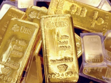الذهب ينخفض بدعم الدولار القوي وسط توقعات زيادة الفائدة الامريكية