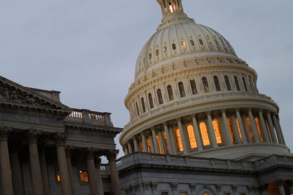 الكونجرس الأمريكي يستعد لأول تصويت على خطة التخفيض الضريبي