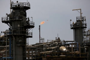 النفط يرتفع بفعل رهانات المستثمرين على شح الامدادات والاقتصاد الصيني