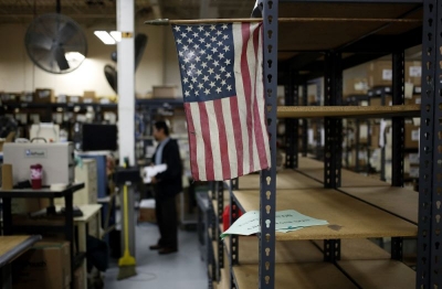 الفيدرالي يقول ان الاقتصاد الأمريكي يمضي بوتيرة مستقرة رغم الغموض التجاري