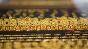 الذهب يتجاوز 4800 دولار مع تصاعد التوترات بشأن جرينلاند