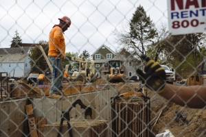 ثقة شركات البناء الأمريكية تحقق تعافياً قياسياً مع عودة المشترين