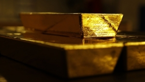 الذهب يقفز إلى أعلى مستوى منذ أكتوبر 2012 مع تعثر الدولار