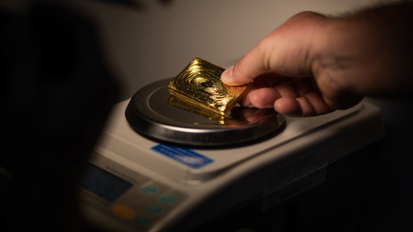 الذهب يقترب من أدنى مستوى في 4 أسابيع مع استعداد المتداولين لقرار الاحتياطي الفيدرالي
