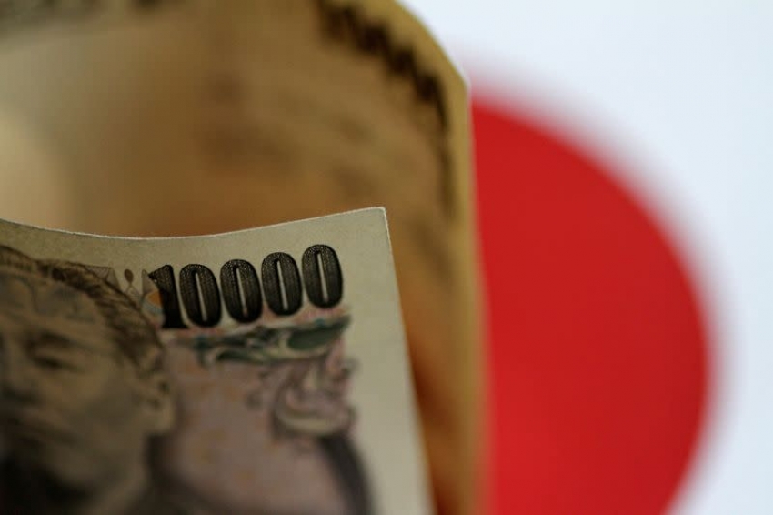 بدون تأييد..الخزانة الأمريكية تقول أنها تتفهم تدخل اليابان في سوق العملة