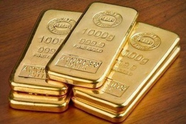 الذهب ينخفض بعد ان سجل اعلى مستوياته في اسبوع بفعل مخاوف الحرب التجارية