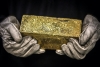 الذهب في تحدِ مع مستوى 1900 دولار بعد تسارع التضخم الأمريكي