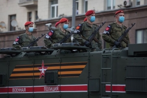 روسيا تعيد بعض القوات الى قواعدها في مناطق بالقرب من أوكرانيا