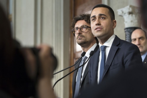قادة الشعبوية في إيطاليا يدخلون الشوط الأخير من مفاوضات تشكيل حكومة