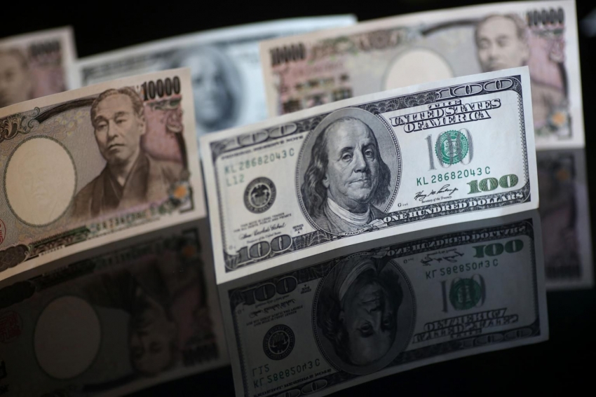 الين يرتفع مع تطلع المتداولين إلى بنك اليابان في ظل استقرار الدولار