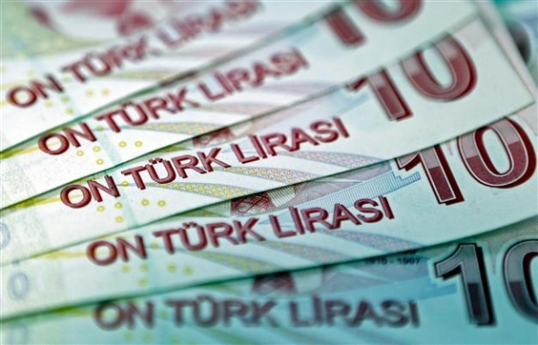 الليرة التركية تهبط لمستويات قياسية قبل الإعلان عن تحفيز جديد