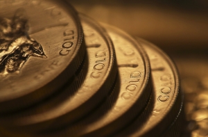 الذهب يرتفع 1% مع تراجع الدولار بعد بيانات الوظائف الأمريكية