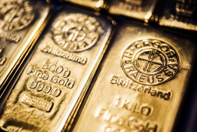 الذهب يتراجع بعد تجاوز عتبة ألفي دولار في إنتظار قرار الفيدرالي