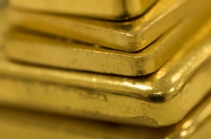 بلاوك روك عملاق إدارة الأصول : الذهب فشل في أن يكون وسيلة تحوط ويواجه مخاطر