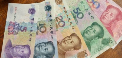 مراهنات على اليوان الصيني قرب أعلى مستوى في ثمانية أشهر مع تصاعد التوترات بين الصين والولايات المتحدة