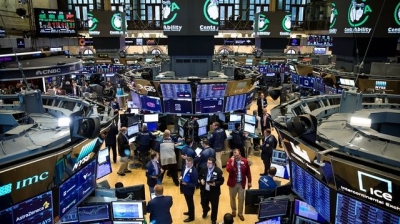 الأسهم الأمريكية تتكبد خسائر فادحة وسط موجة بيع عالمية
