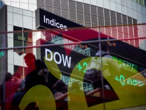 الأسهم الأمريكية ترتفع إلى مستويات تاريخية بعد هيمنة الديمقراطيين على السلطة