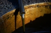 أسعار النفط تتراجع عقب  تحذير من وكالة الطاقة الدولية بشأن نمو الطلب