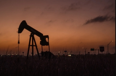 النفط يتجه نحو قفزة أسبوعية جديدة مع استمرار حرب الشرق الأوسط