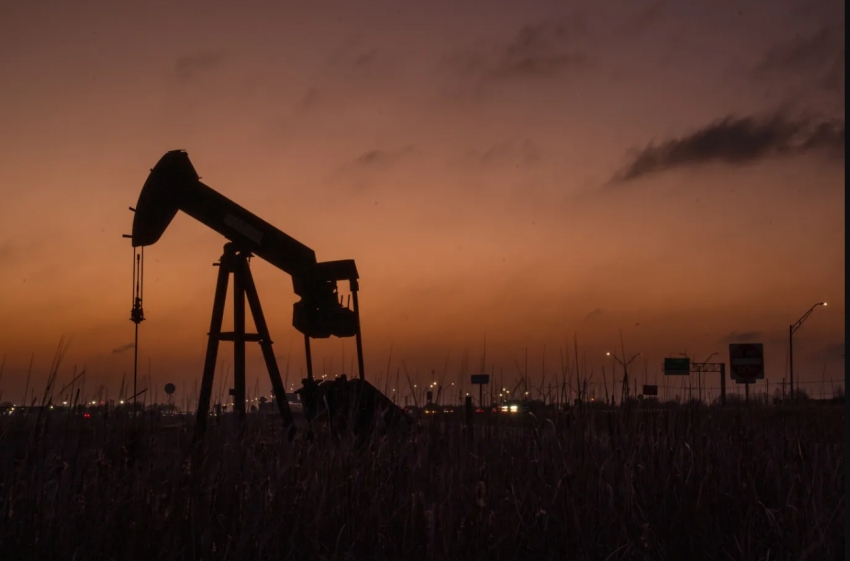 النفط يتجه نحو قفزة أسبوعية جديدة مع استمرار حرب الشرق الأوسط