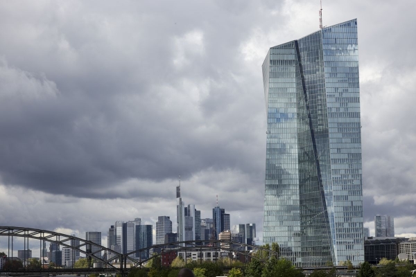 المركزي الأوروبي يفكر في إبطاء وتيرة زيادات الفائدة بعد اجتماع فبراير
