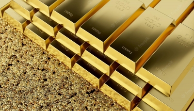 الذهب يتراجع من اعلى مستوياته القياسية ، وترقب لمكاسب اسبوعية