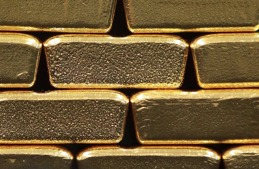 الذهب بصدد تحقيق خامس مكاسبه الاسبوعية مع هبوط الدولار أمام اليورو