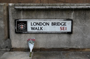 تنظيم الدولة يعلن ان هجوم جسر لندن نفذه أحد مقاتليه