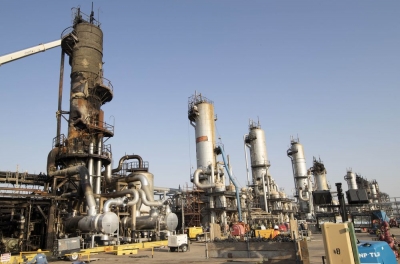 السعودية تفاجيء سوق النفط بتعهد القيام بتخفيضات إضافية