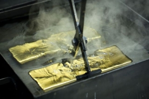 ارتفاع عوائد السندات يوجه ضربة قاصمة للذهب