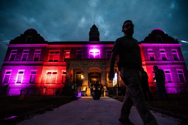 الاندفاع المحموم نحو مراكز البيانات يثير تحذيرات من تعثر مالي