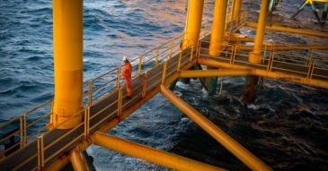 إيران تحذر من هبوط النفط إلى 40 دولار إذا فشلت أوبك في خفض الإنتاج