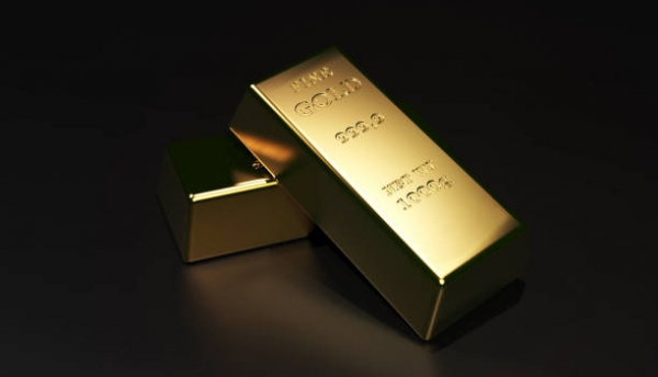 الذهب يرتفع مع تراجع الدولار لكن بصدد أسوأ أداء فصلي منذ أكثر من 4 سنوات