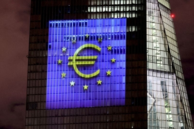 صناع سياسة المركزي الأوروبي يؤيدون زيادة ضخمة جديدة في أسعار الفائدة