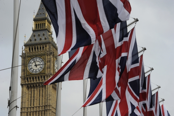 أسواق المملكة المتحدة تتجاهل ميزانية هانت ، التركيز على اضطرابات البنوك