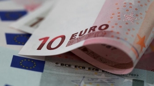 اليورو يستعد لافضل اسبوع منذ بداية كوفيد 19 بعد تحول المركزي الاوروبي للتشديد