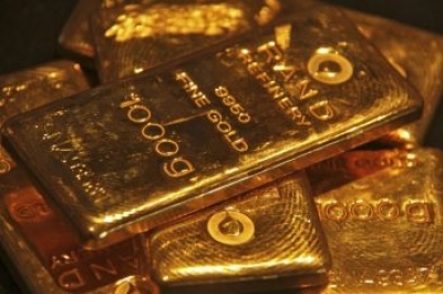 تراجعت أسعار الذهب بسبب ارتفاع الدولار والأسهم