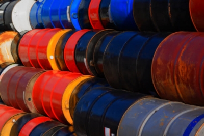 صعود النفط مع توترات جيوسياسية يقابلها مخاوف بشأن الطلب
