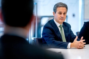 موساليم يتوقع تعافياً قوياً للاقتصاد الأمريكي ويدعو الفيدرالي للحذر