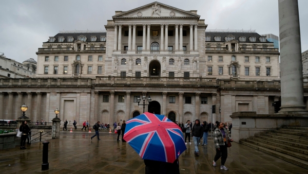 بنك انجلترا : تراجع توقعات التضخم العام البريطاني