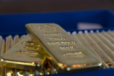 الذهب يهبط 1% في ظل تفاؤل بلقاحات يعزز شهية المخاطرة