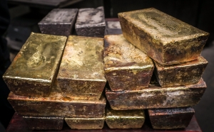 البلاديوم يرتفع لاعلى مستوياته على الاطلاق والذهب يختبر 2000 دولار للاونصة بفعل أوكرانيا