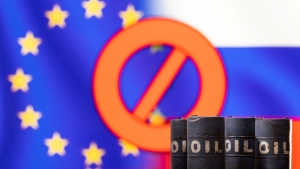اسعار النفط تقفز مرة أخرى مع دراسة الاتحاد الأوروبي حظر النفط الروسي