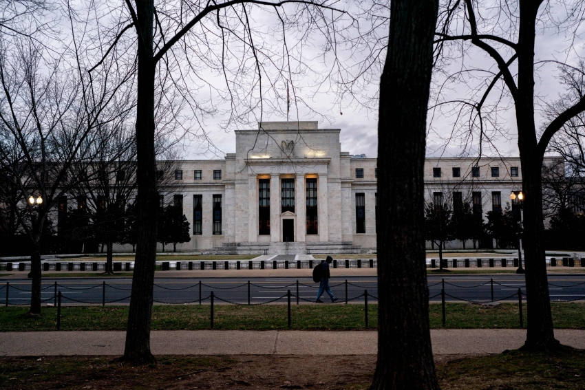 محضر اجتماع: الفيدرالي قلق من تخفيض أسعار الفائدة مبكراً