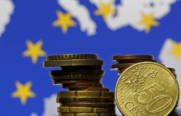 اليورو يرتفع فوق حاجز 1.20 دولار لأول مرة منذ مايو 2018